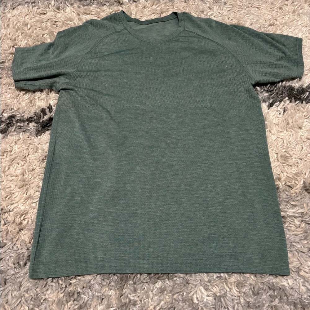 Lululemon XL Metal Vent Tee